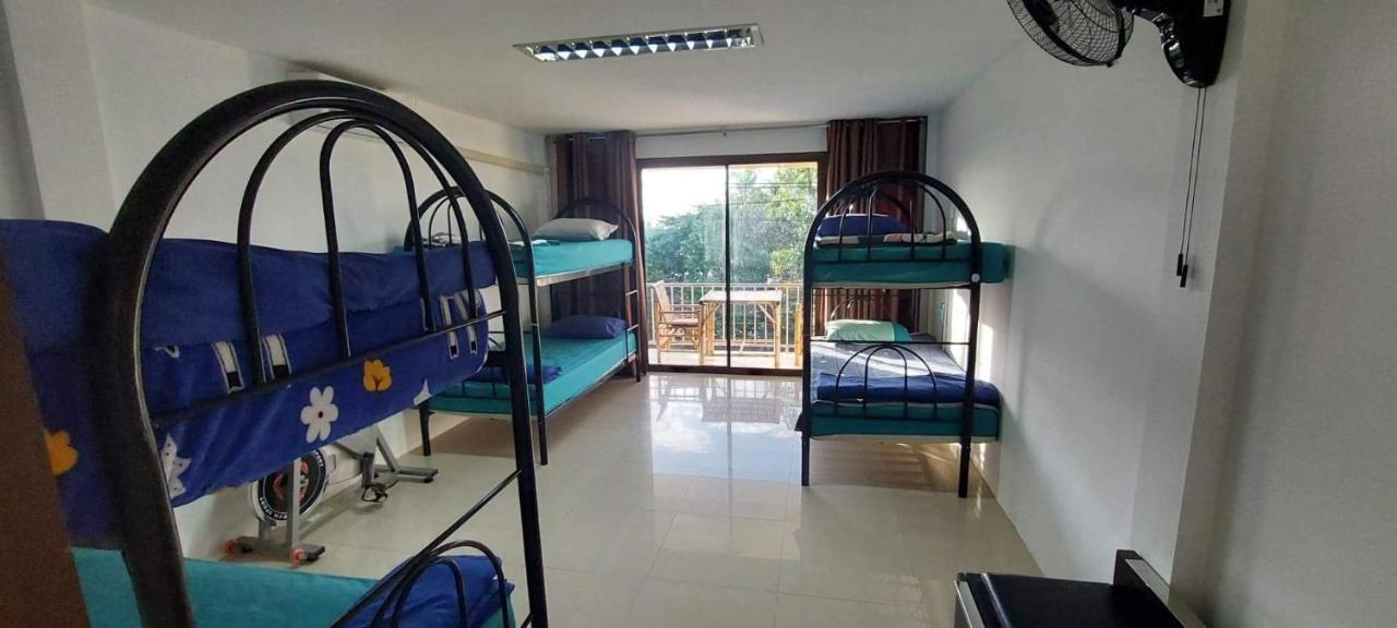 P & T Hostel Bang Rak Beach  Eksteriør billede