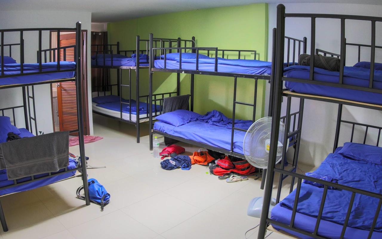 P & T Hostel Bang Rak Beach  Eksteriør billede